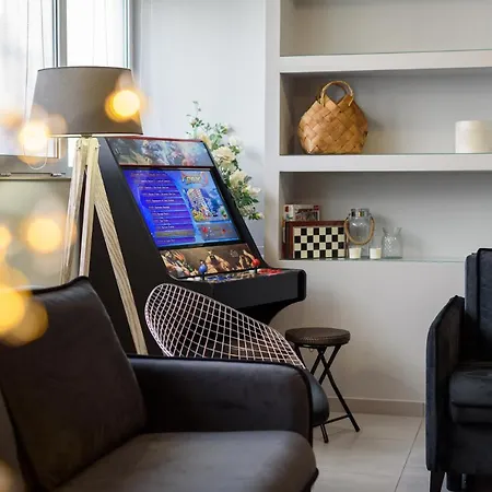 Patras' Hitech Lägenhet *