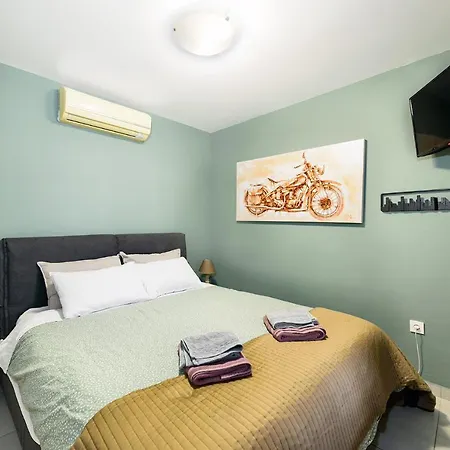 Lägenhet Patras' Hitech