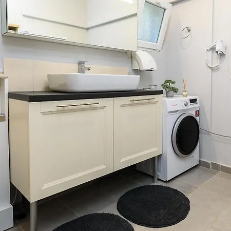 Patras' Hitech Apartment