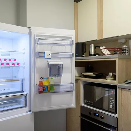 Patras' Hitech شقة